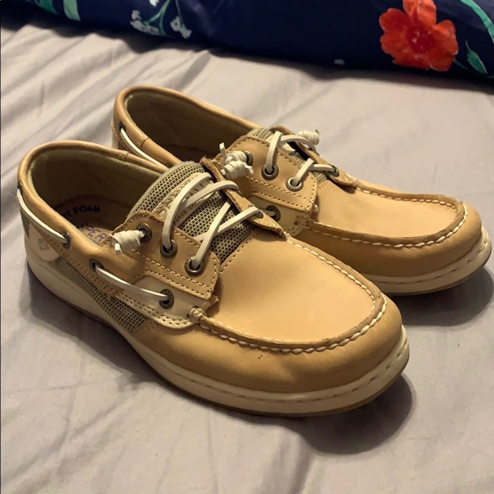 Brand new and never worn tan Sperry tan flats